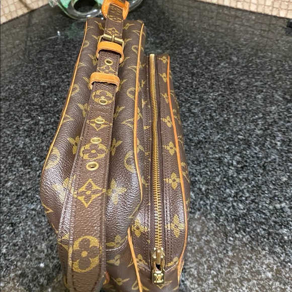 Louis Vuitton Nile Diagonal Shoulder Bag - Picture 7 of 14